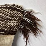 Kép 2/2 - Marokkói kilim gyapjú díszpárna rojtokkal barna-natúr nagy rombuszmintás
