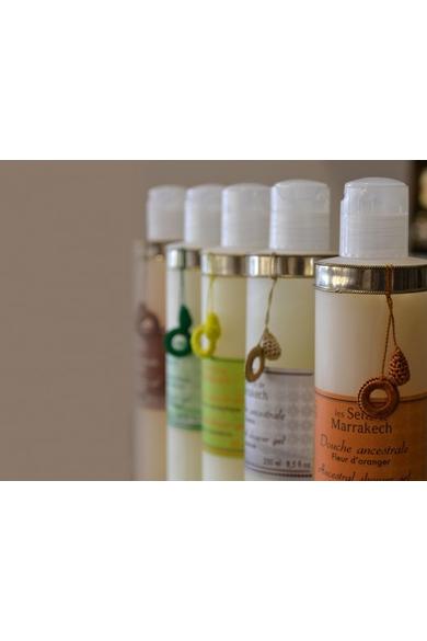 Ősi aroma tusfürdők / Douche Ancestrale  &amp; Ses Parfums