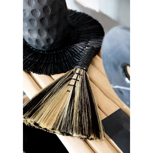 The Sweeping Brush - Black Natural
