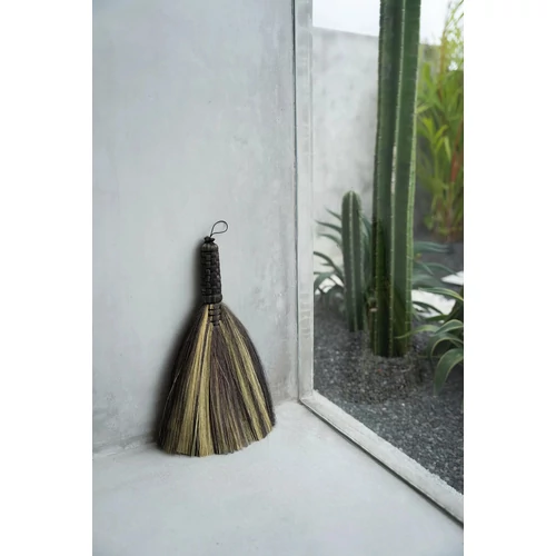 The Sweeping Brush - Black Natural