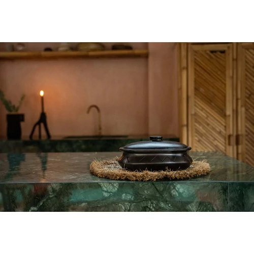 The Burned Oval Pot With Pattern - Black