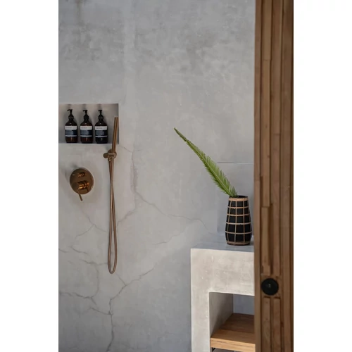The Cutie Vase - Black Natural - M