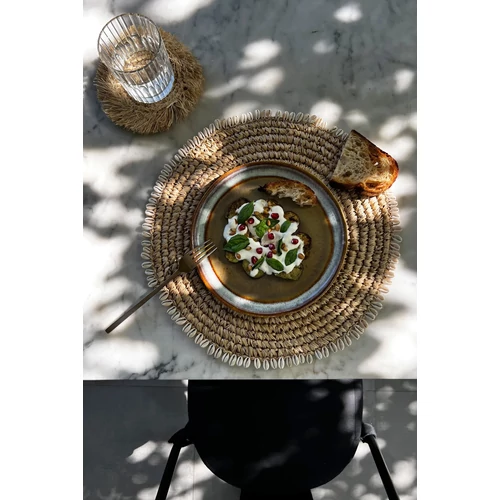 The Raffia Shell Placemat - Natural