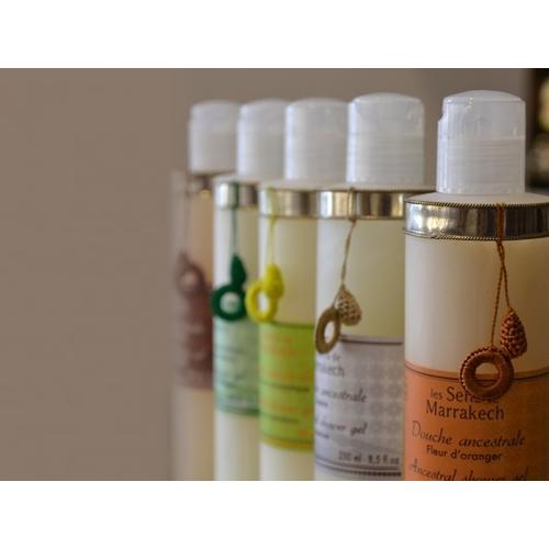 Ősi aroma tusfürdők / Douche Ancestrale  &amp; Ses Parfums